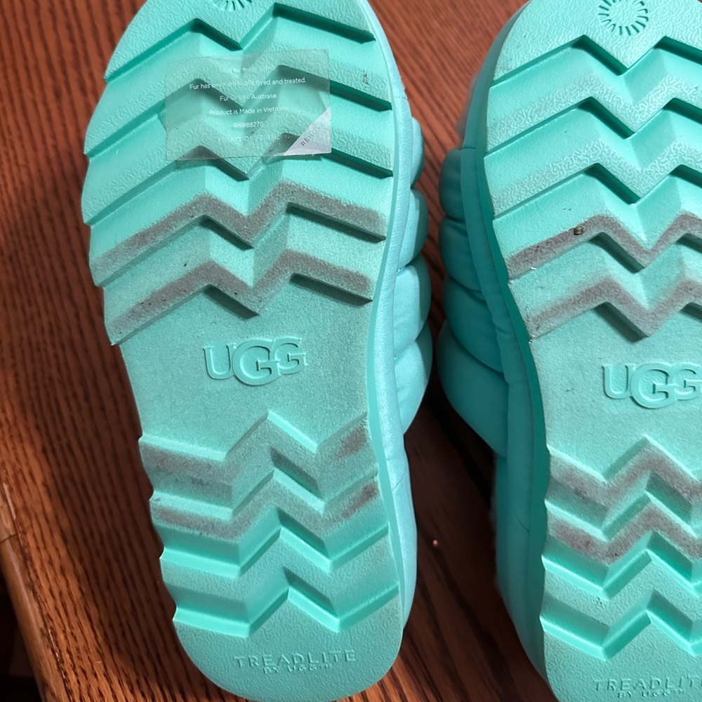 Ugg Slides - image 6
